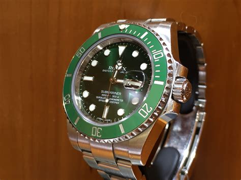 rolex submariner hulk 40 green.